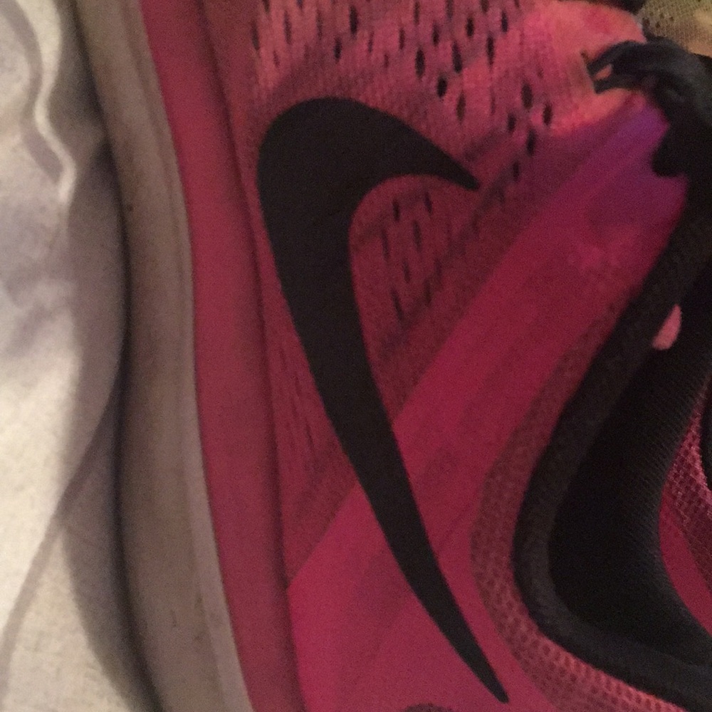 Shoes - Picture 6 of 7